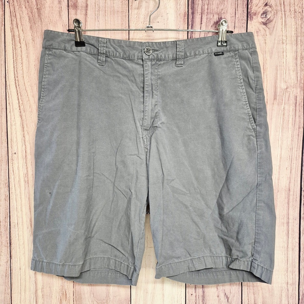 TravisMathew Mens Size 36 Grey Tencel Blend Golf Shorts Stretch Flat Front